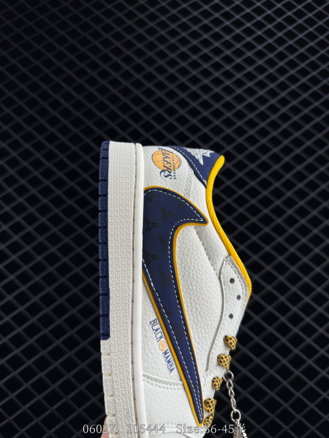 Travis Scott x Air Jordan 1 ” Reverse Mocha “